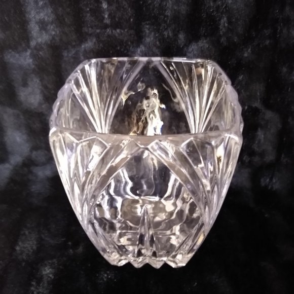 Vintage Crystal Vase - Beautiful Square Shape - Picture 2 of 5